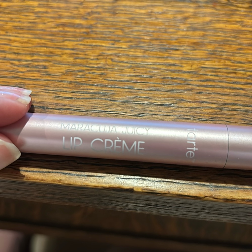 brand new tarte maracuja juicy lip crème in shade honeysuckle